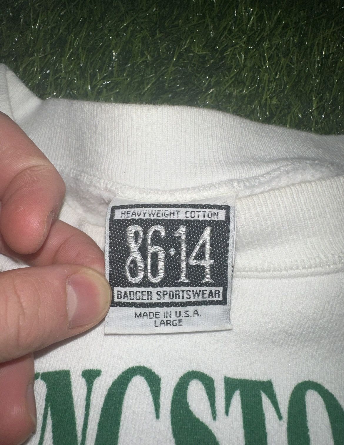 Vintage Vintage Livingstons Tavern Scotland 1990 Crewneck Size Large Size US L / EU 52-54 / 3 - 4 Thumbnail