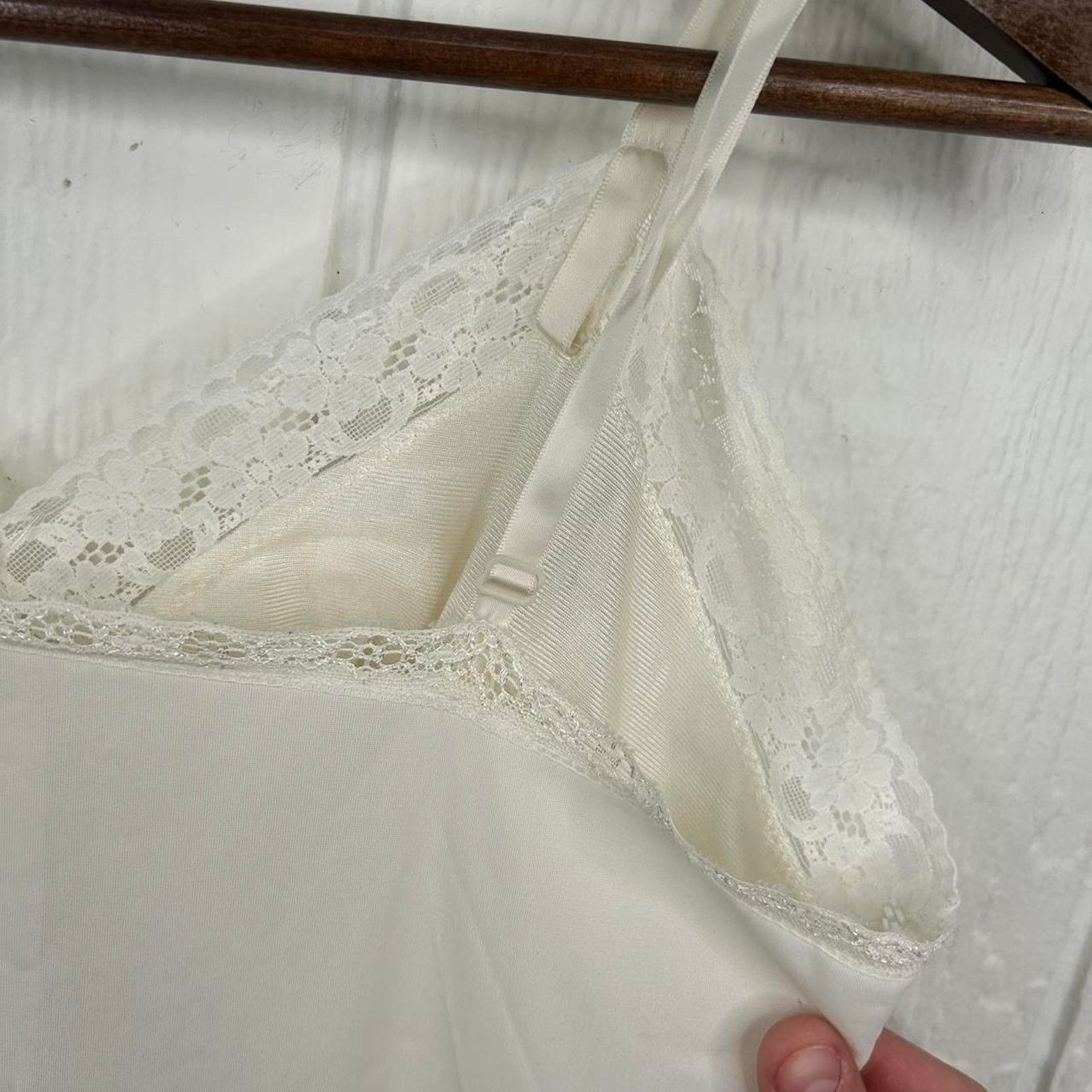 Other Vintage 80’s Vanity Fair White Satin Slip Dress Size Medium Size ONE SIZE - 7 Thumbnail