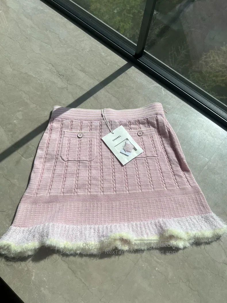 Chanel Chanel 25b pink skirt Size 24" / US 00 / IT 34 - 1 Thumbnail