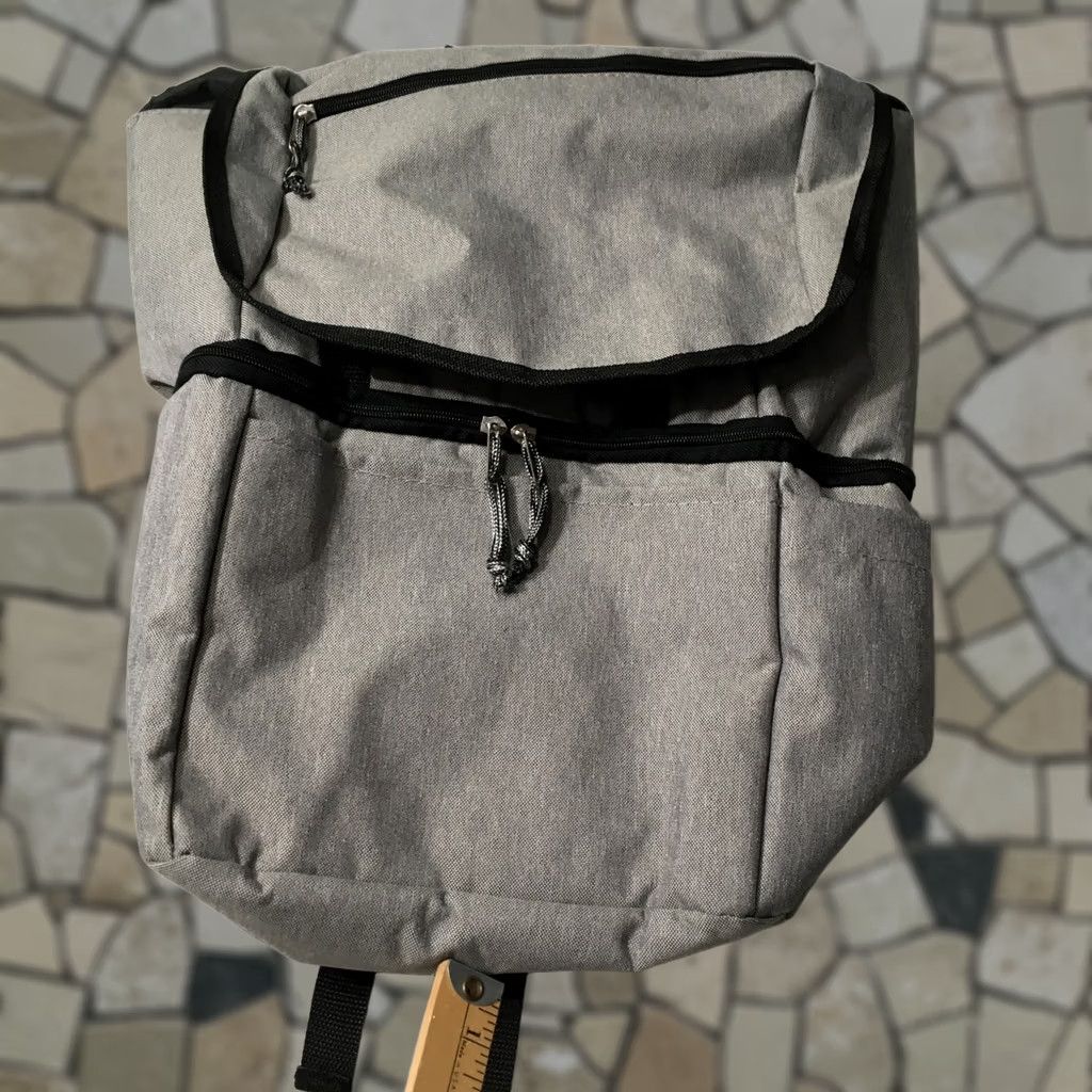 Vintage Leeds Gray Backpack Mens Bag Nylon Polyester 18 in Gray Backpack Mens Size ONE SIZE - 1 Thumbnail