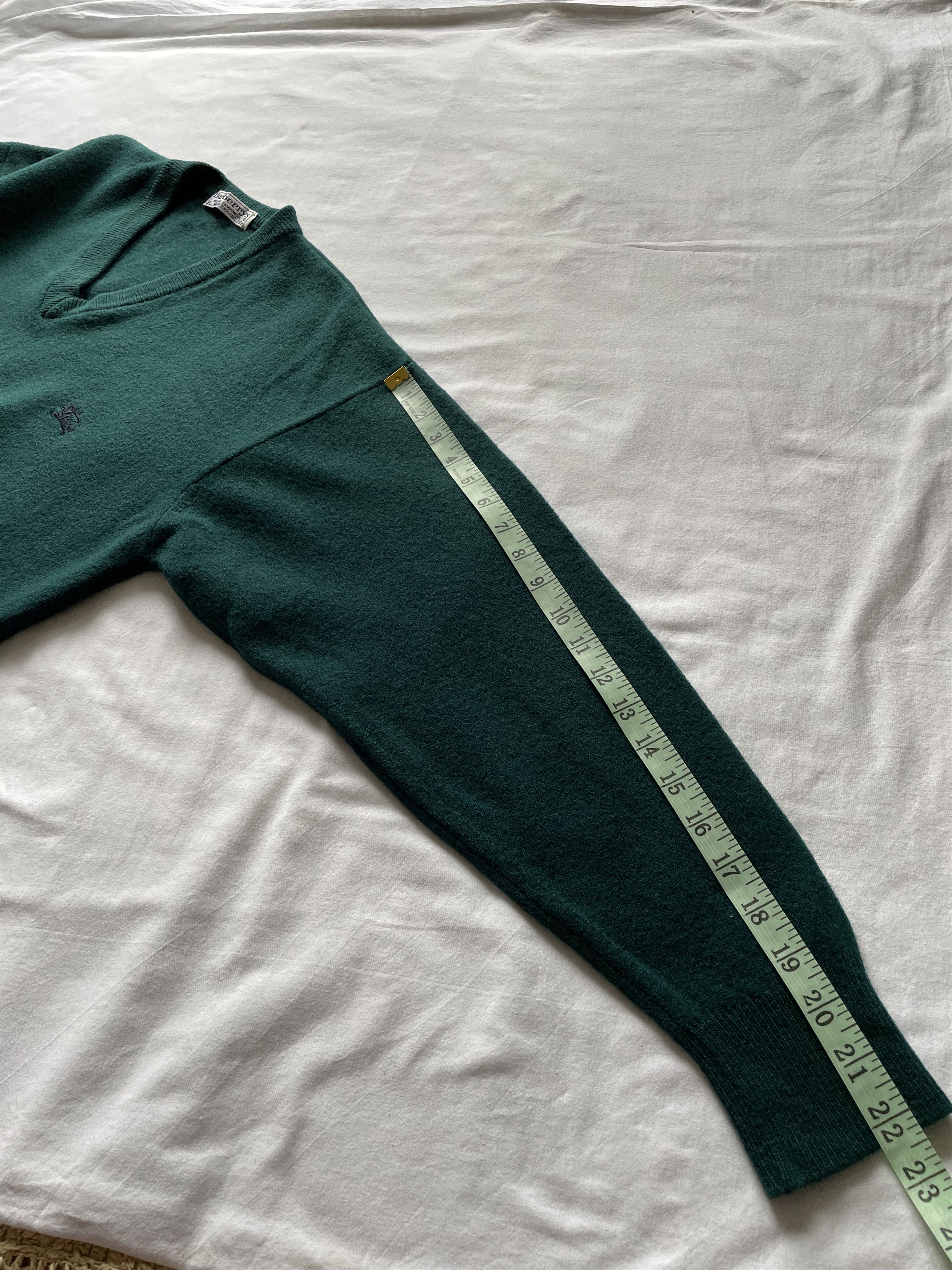 Burberry × Vintage Burberrys Sweater Knit Wool Jumper V-Neck Pullover Vintage Size US M / EU 48-50 / 2 - 12 Thumbnail