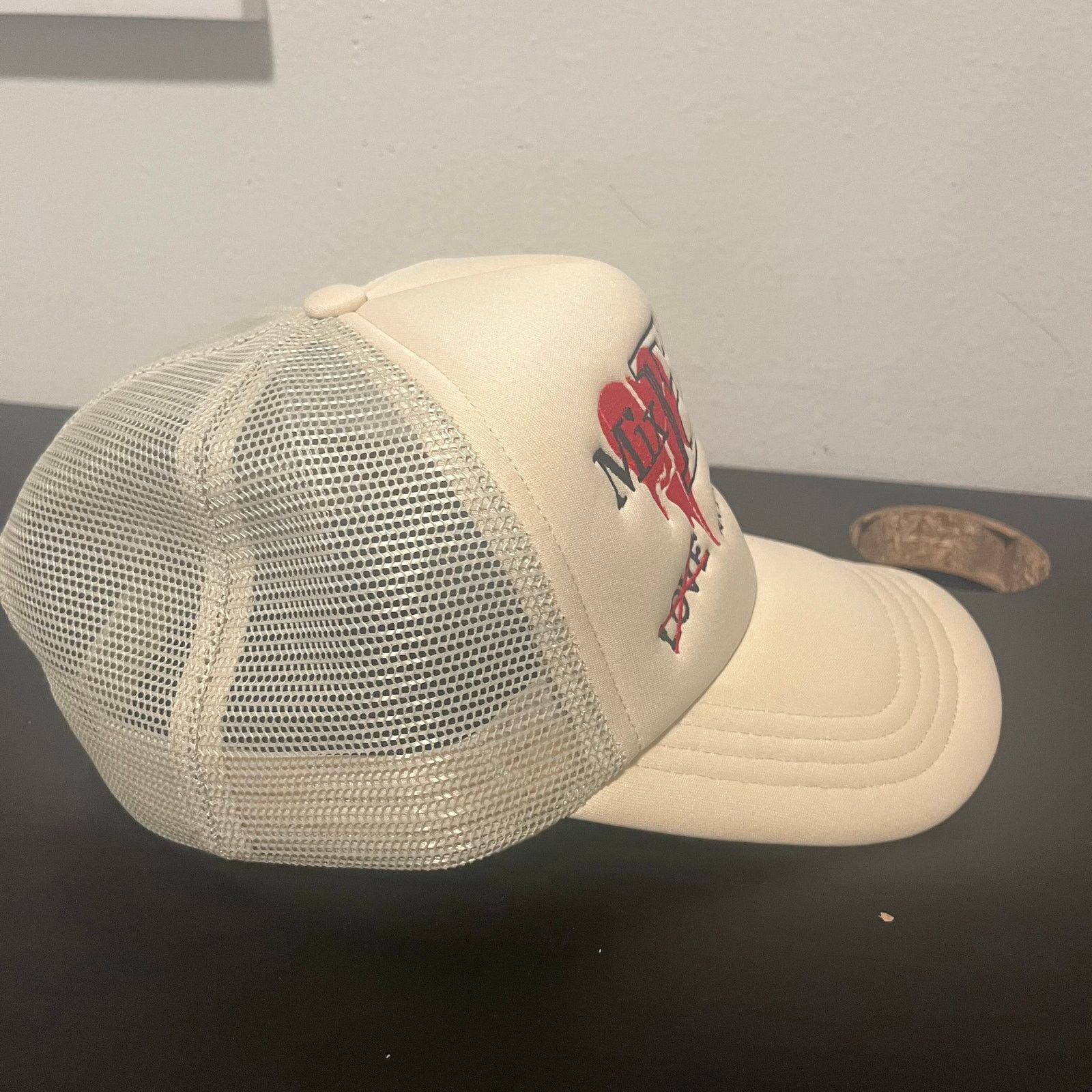 & Other Stories Mixed Emotion Cream and Red Trucker Hat Size ONE SIZE - 2 Thumbnail