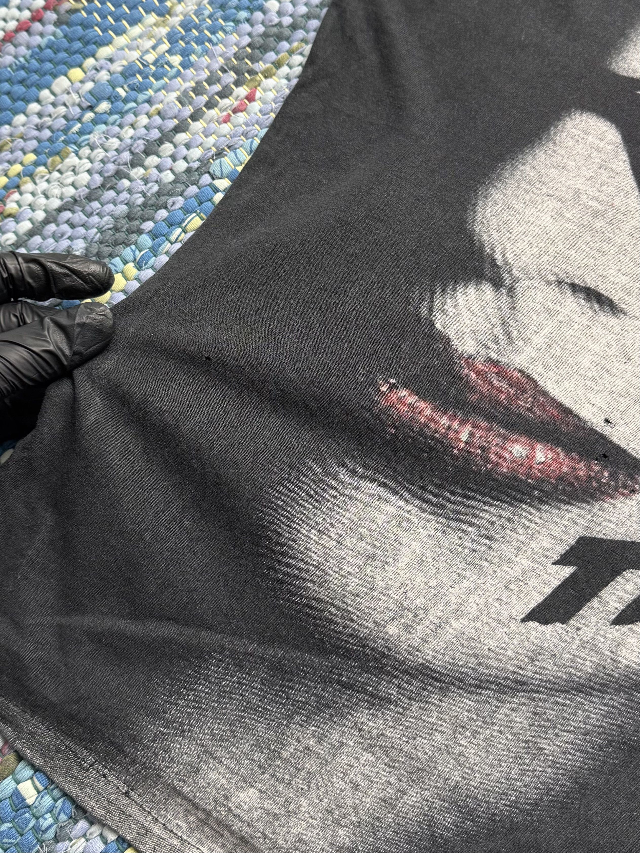 Vintage Vintage Graphic T Shirt Face Print Y2K Streetwear Size L / US 10 / IT 46 - 4 Thumbnail