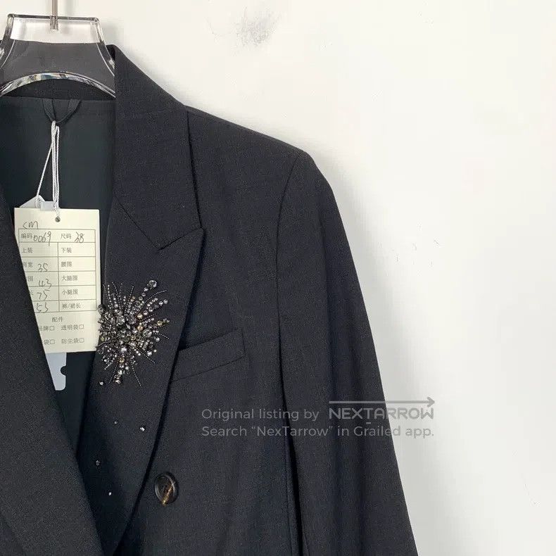 Brunello Cucinelli Dark gray floral diamond-decorated lape