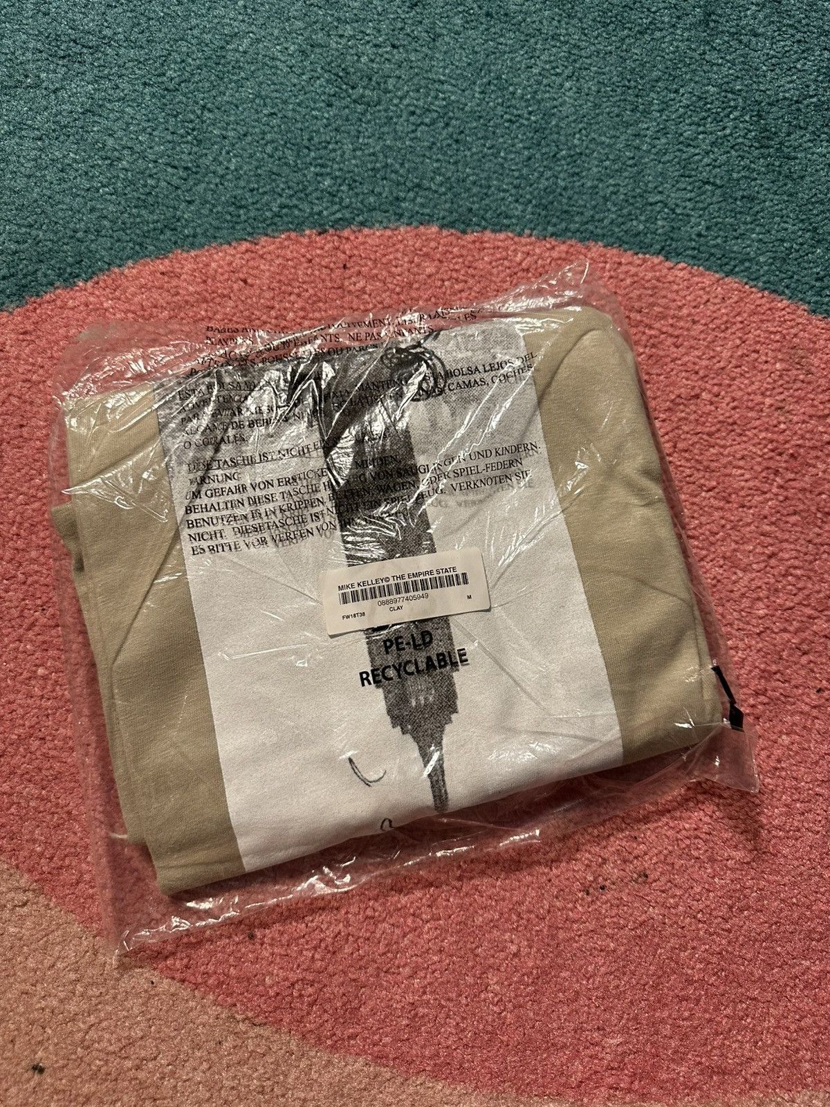 Supreme Supreme Mike Kelley The Empire State Building Tee Clay Size US M / EU 48-50 / 2 - 2 Thumbnail