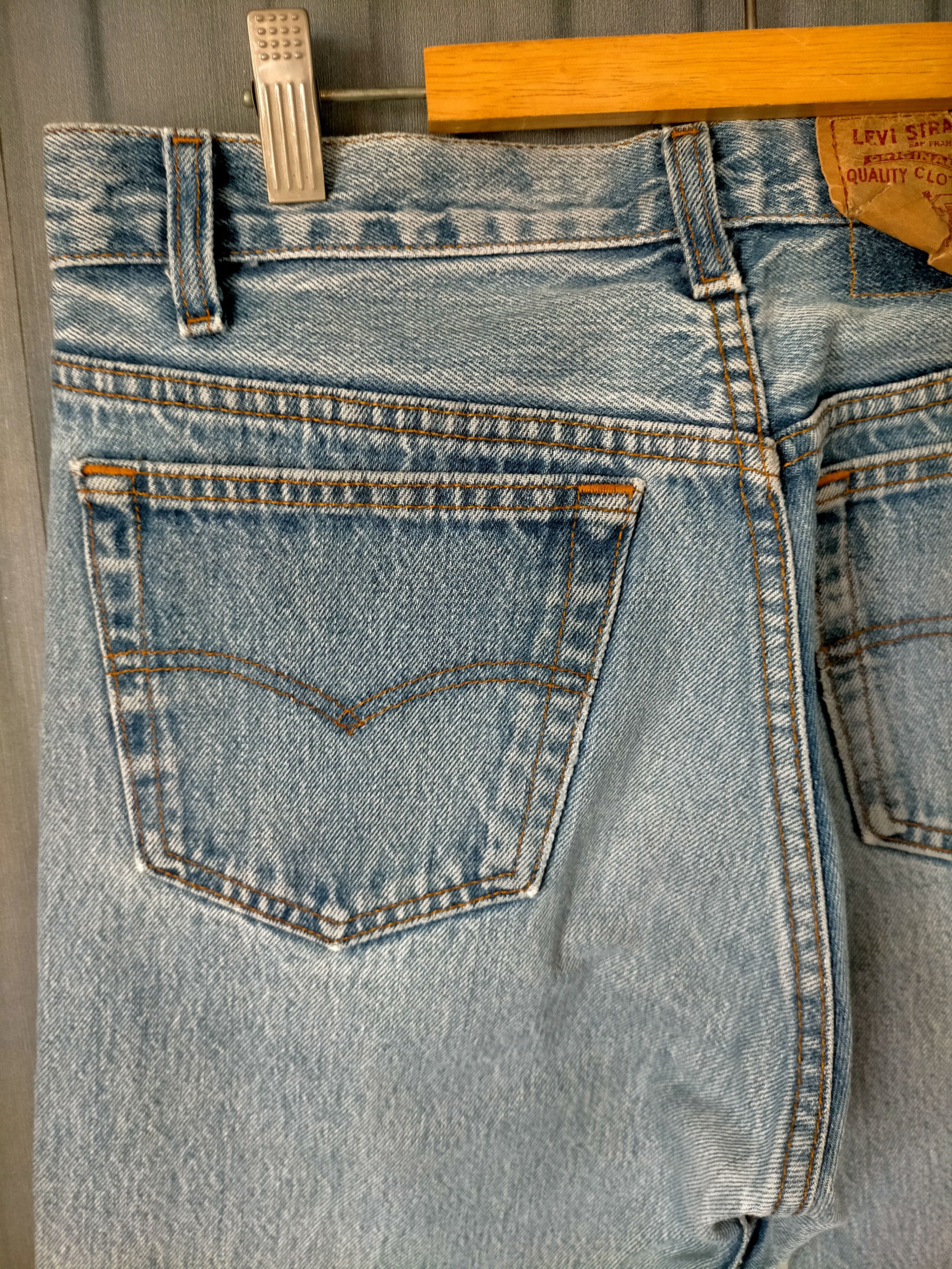 Levi's Vintage Clothing Vintage Levis 501 Usa Button Fly 520 Blue Jeans Size US 31 - 13 Thumbnail