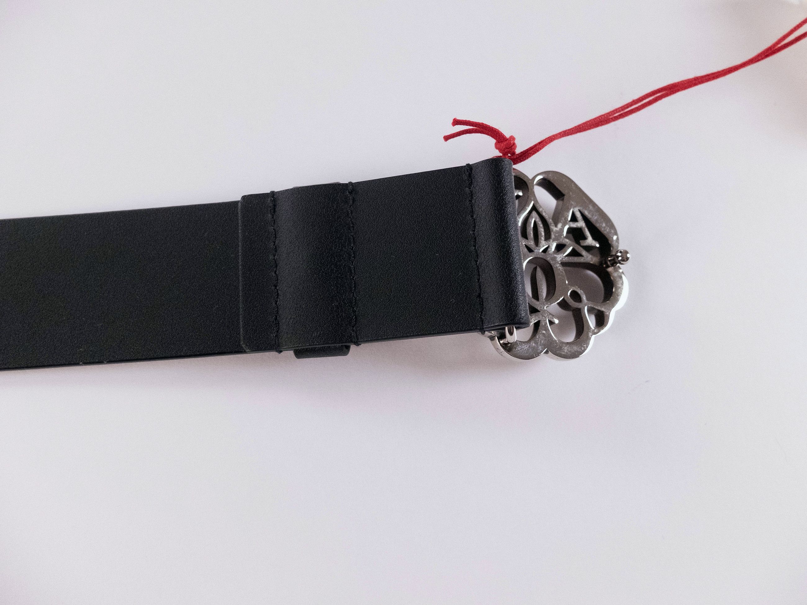 Alexander McQueen ALEXANDER MCQUEEN black Seal logo buckle leather belt 90 q Size 34 - 5 Thumbnail