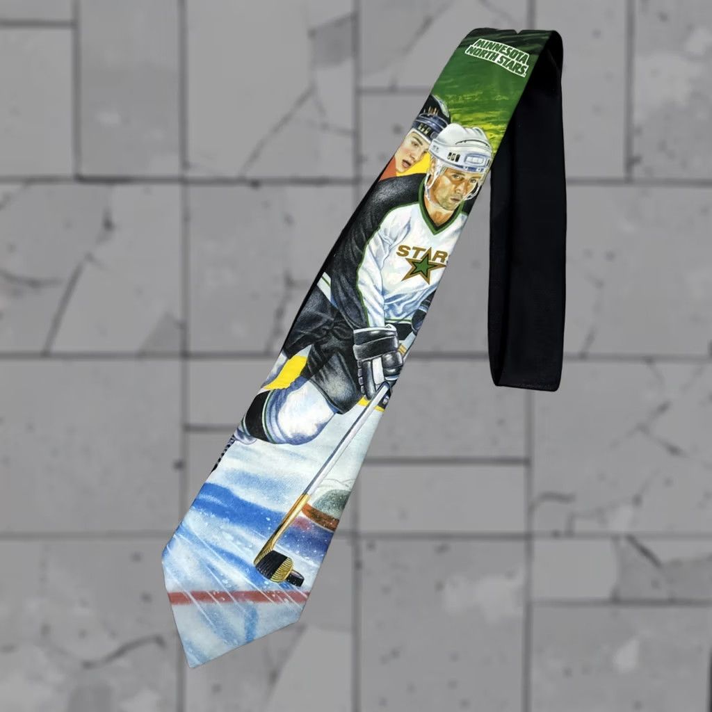 Vintage VINTAGE Ralph Marlin Minnesota North Stars Tie Hockey NHL Made in USA 55” Green Star Mens Size ONE SIZE - 1 Thumbnail
