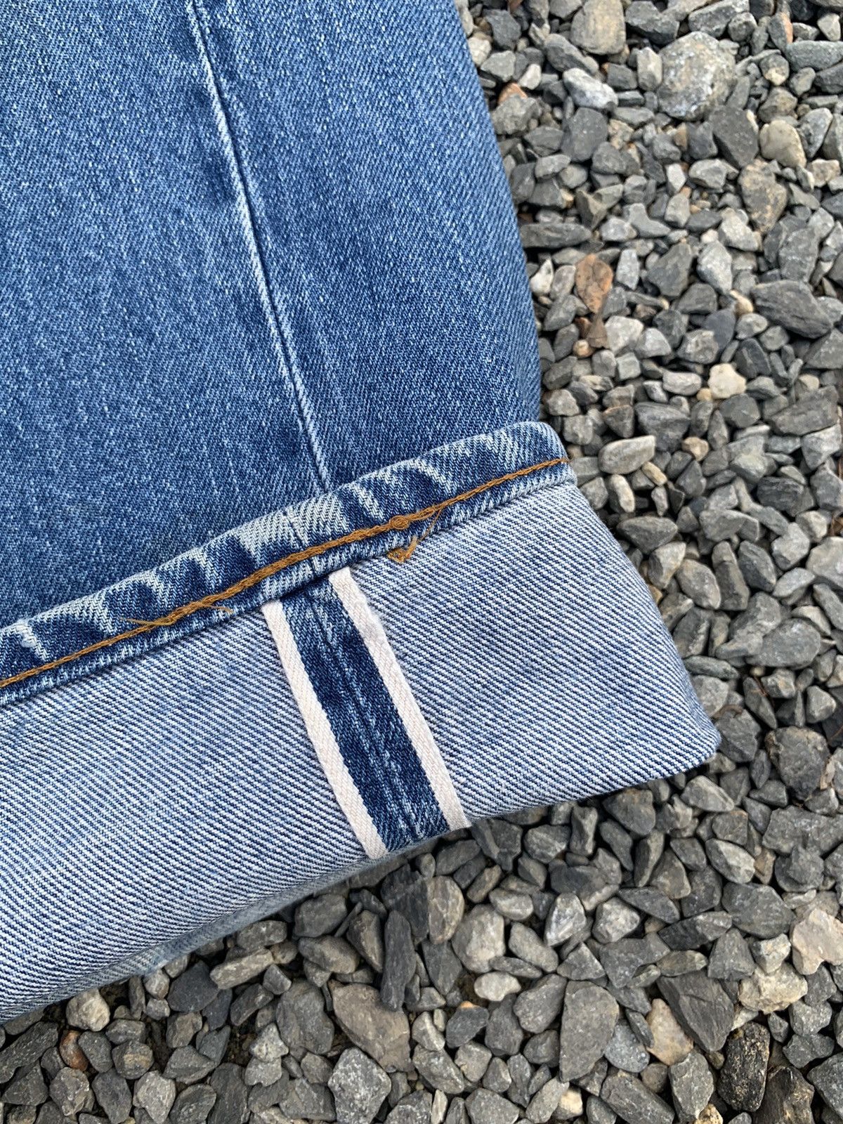 Levi's VINTAGE LEVIS 501 BIG E 555 SELVEDGE FADED DISTRESSED DENIM Size US 29 - 9 Thumbnail