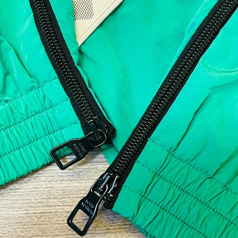 Louis Vuitton Louis Vuitton size m Black-and-green paneled checkerboard Size US 30 / EU 46 - 7 Thumbnail