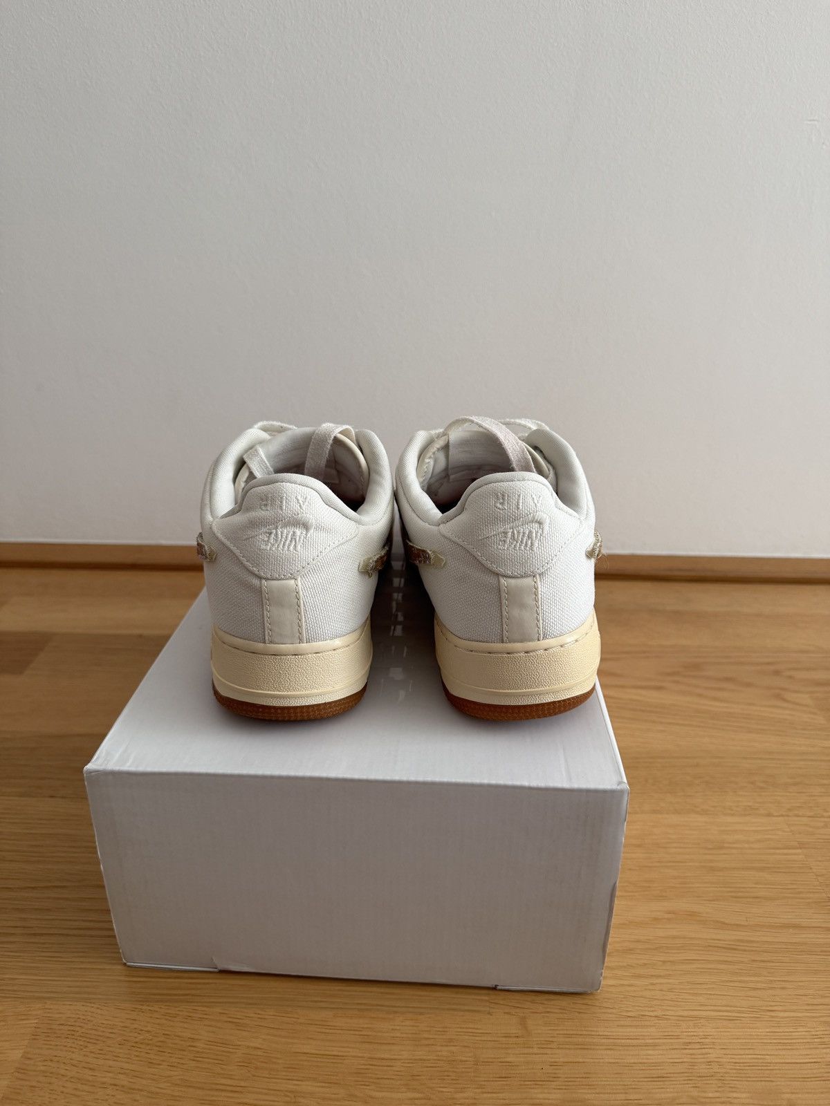 Nike × Travis Scott Nike Air Force 1 x Travis Scott Sail Size US 9 / EU 42 - 5 Thumbnail