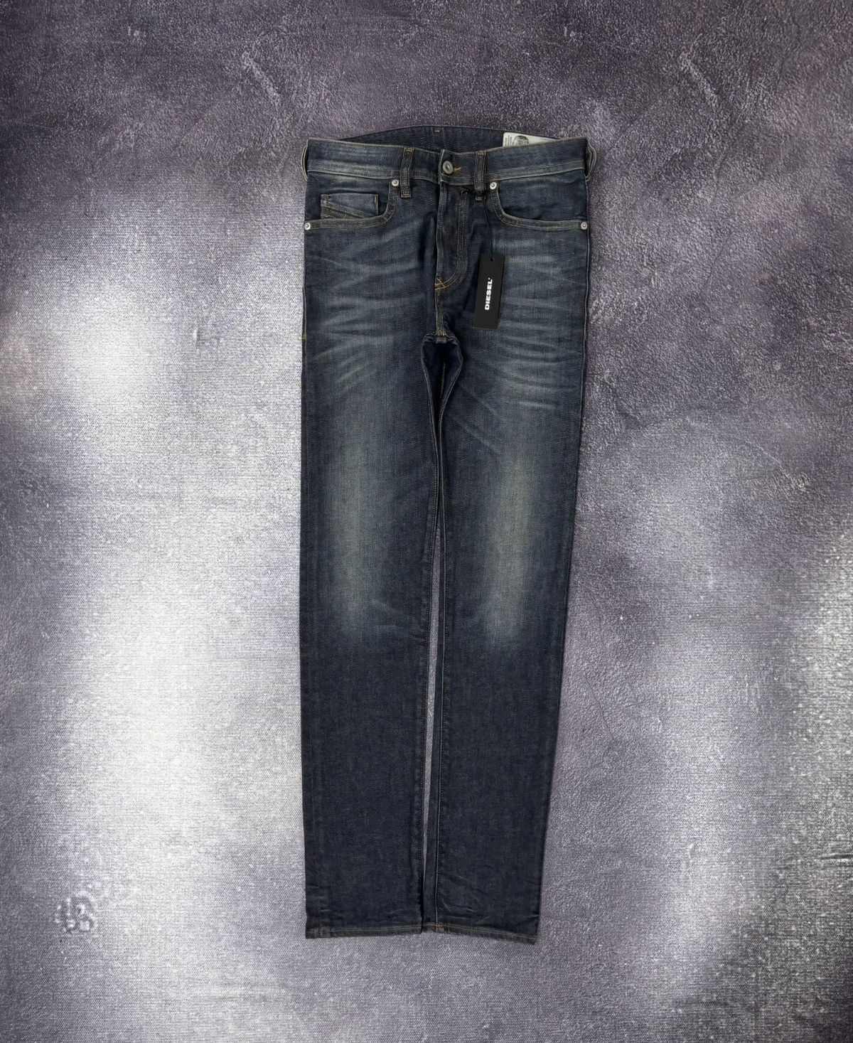 Diesel Diesel Buster NWT Men’s Regular Slim Tapered Denim Jeans Size US 27 - 1 Thumbnail