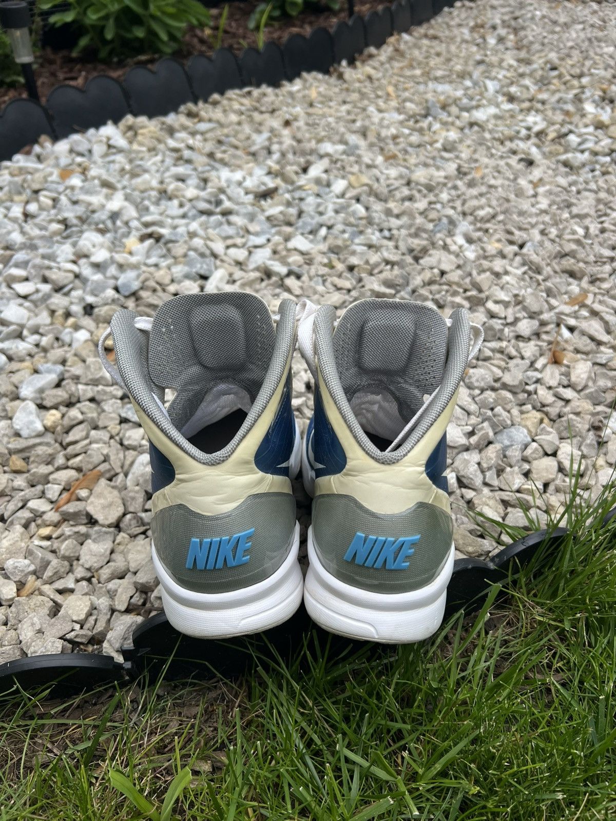 Nike Nike Hyperdunk 2009 Size US 8 / EU 41 - 3 Thumbnail
