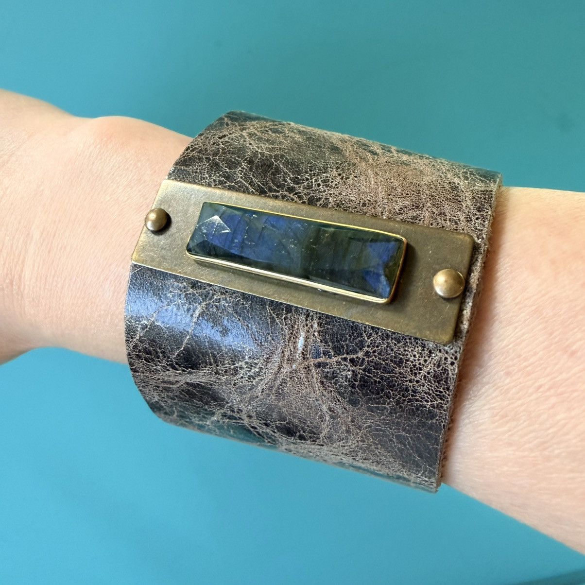 Other Wide Leather Cuff Labradorite Stone Brass Rivets Boho Size ONE SIZE - 5 Thumbnail