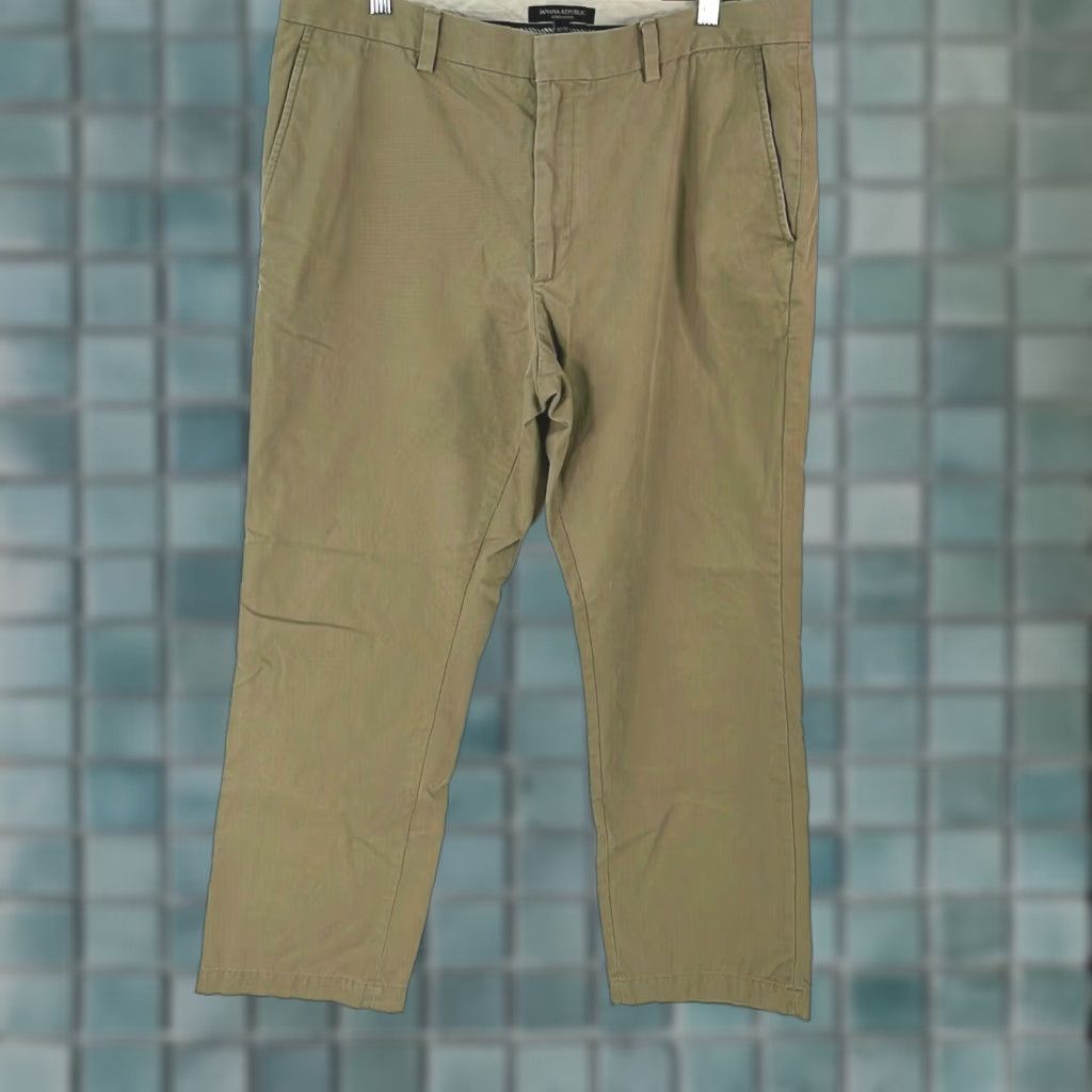Banana Republic Banana Republic Tan Chino Pants Mens Regular Fit Straight Leg Size 36X30 Size US 36 / EU 52 - 1 Thumbnail