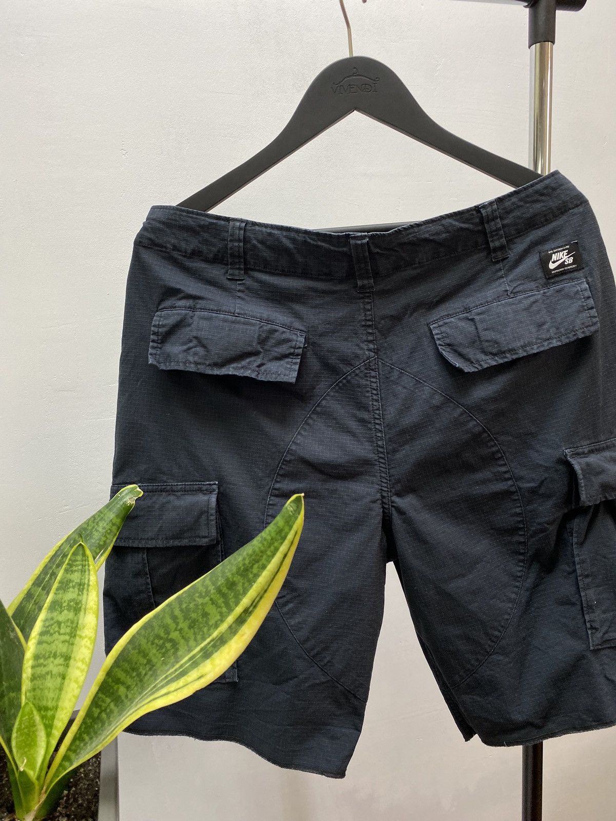 Nike Nike SB Skateboarding Cargo Black Shorts Men’s 36 Size Hype Size US 36 / EU 52 - 16 Thumbnail