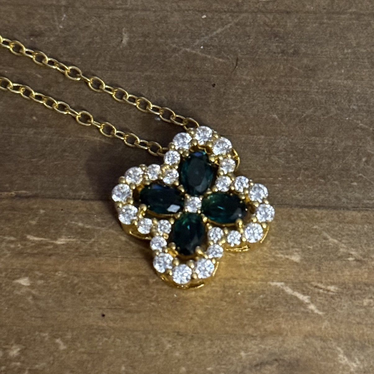 Other Gold plated Emeralds and Crystals clover pendant necklace Size ONE SIZE - 9 Thumbnail