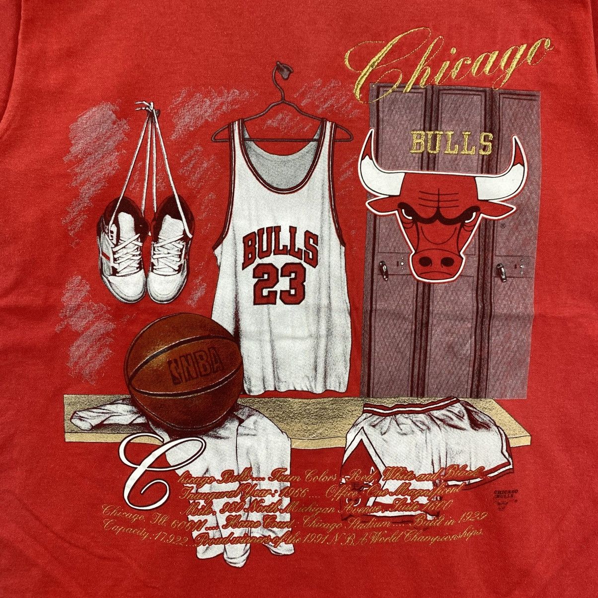 NBA Vtg 1991 Chicago Bulls Nutmeg Mills Locker Room T-Shirt L Size US L / EU 52-54 / 3 - 4 Thumbnail