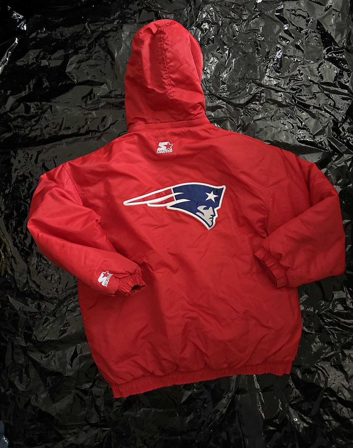 image of Starter Jacke New England Patriots Size XL Nfl Jacket in Red, Men's