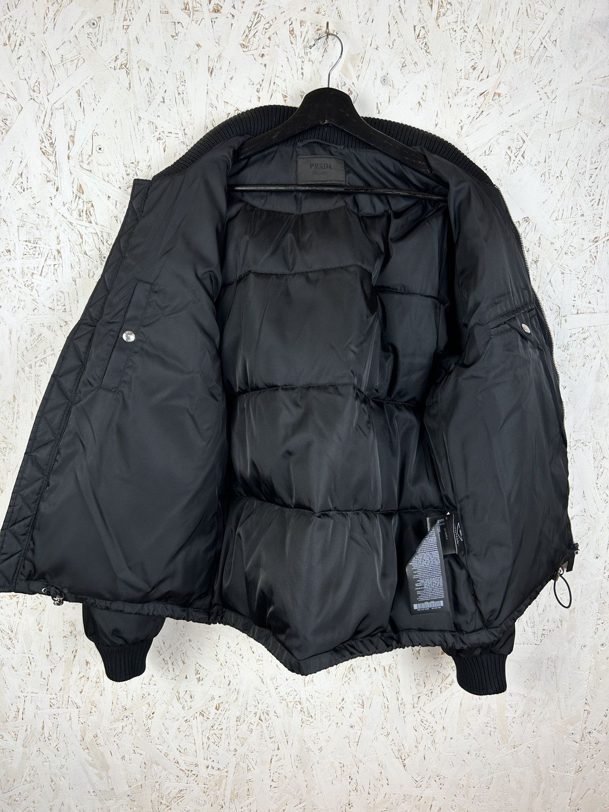Prada Prada Re-Nylon Cropped Down Bomber Jacket Black 52 Size US L / EU 52-54 / 3 - 10 Thumbnail