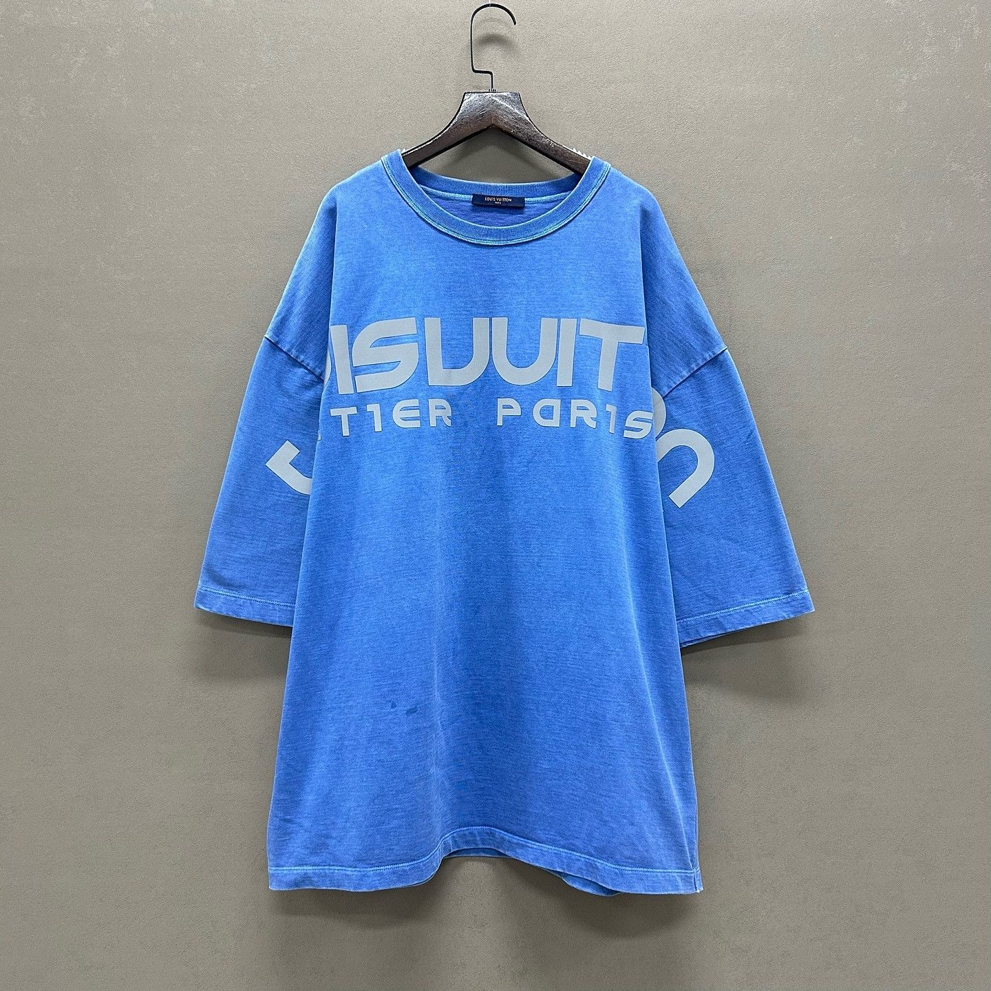 Louis Vuitton Louis Vuitton Reflective Logo T-Shirt Size L Size US L / EU 52-54 / 3 - 1 Thumbnail