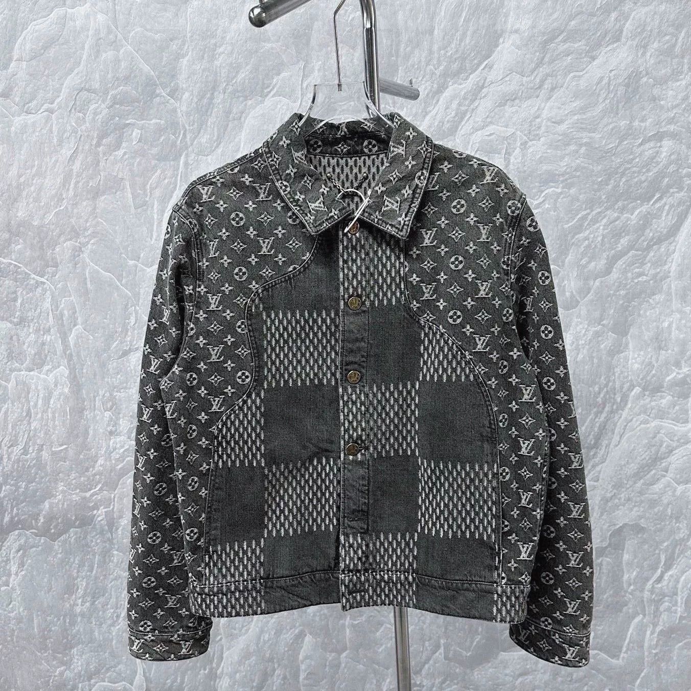 Louis Vuitton louis vuitton nigo denim jacket for men Size US L / EU 52-54 / 3 - 1 Thumbnail