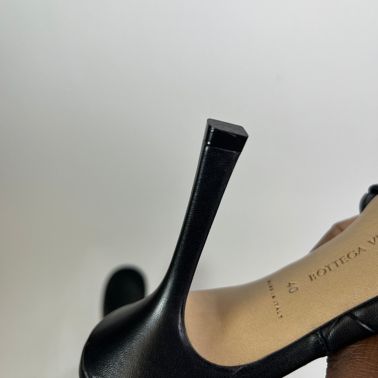 Bottega Veneta Bottega Veneta Lido Intrecciato Leather Mules Size US 10 / IT 40 - 10 Thumbnail