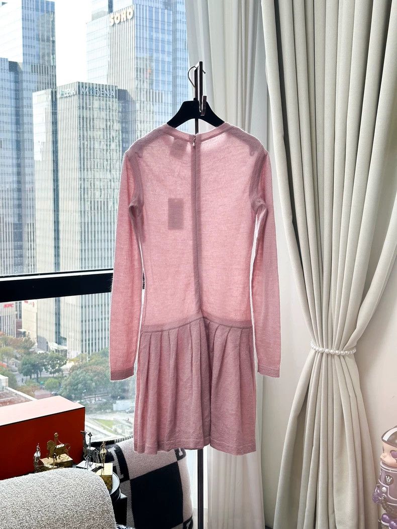 Chanel Chanel Pink pearl knitted pleated long-sleeved dress Size XXS / US 00 / IT 34 - 2 Thumbnail