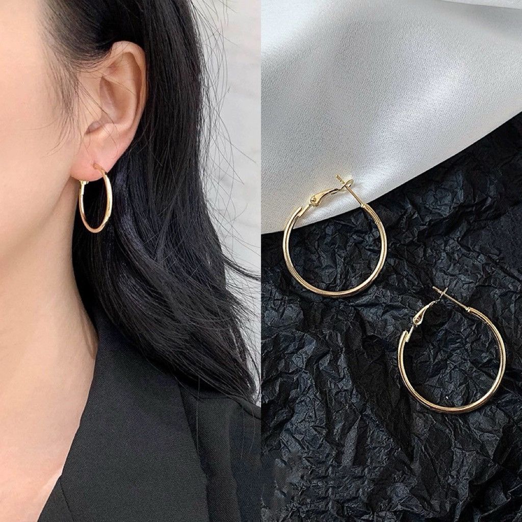 Other Lightweight Gold Hoop Earrings for Women Simple Style Size ONE SIZE - 3 Thumbnail