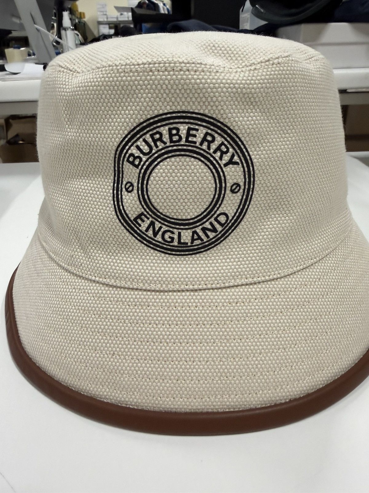 Burberry Burberry Logo Crest Bucket Hat NEW 500$ M Size ONE SIZE - 2 Thumbnail