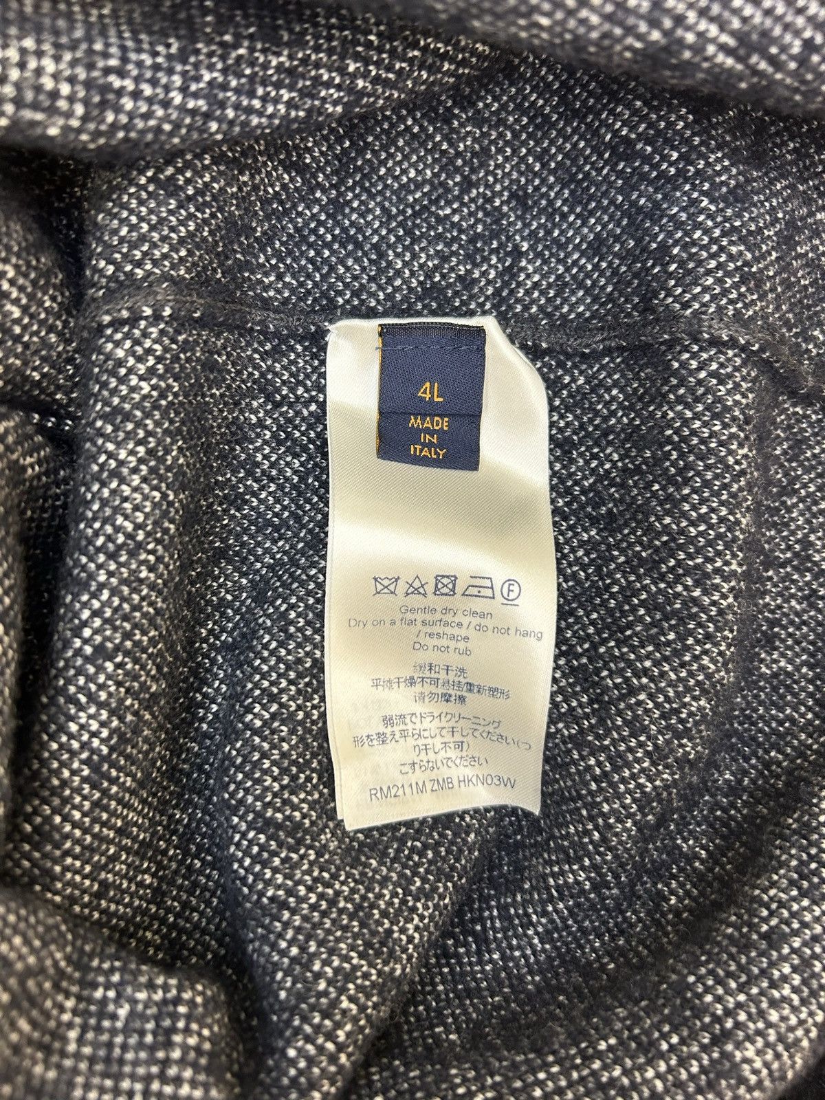 Louis Vuitton LOUIS VUITTON DISTRESSED FLOCK MONOGRAM LOGO Size US XXL / EU 58 / 5 - 5 Thumbnail