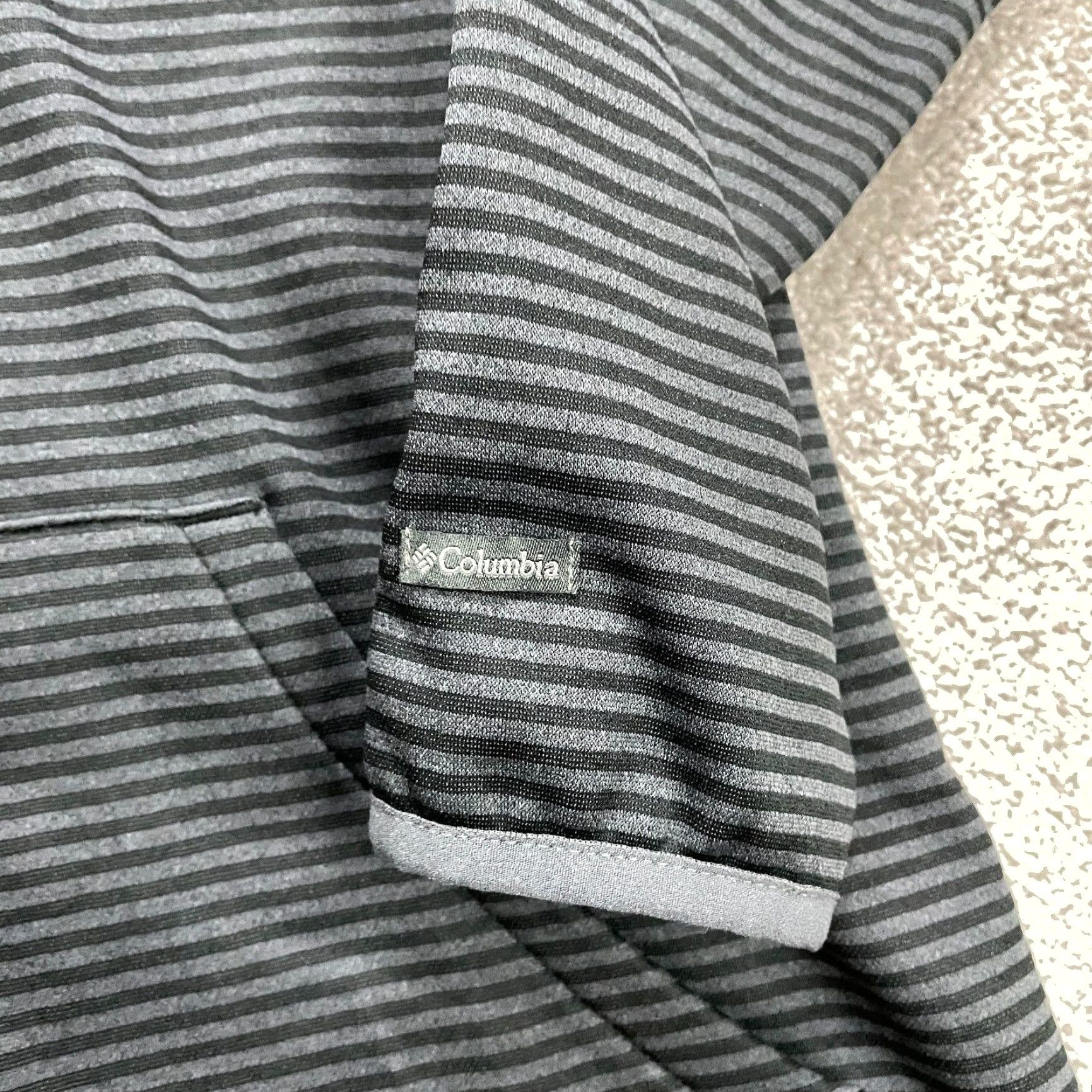Vintage Columbia Hoodie Sweatshirt Womens M Gray Black Striped Pullover Fleece Hike Size M / US 6-8 / IT 42-44 - 3 Thumbnail
