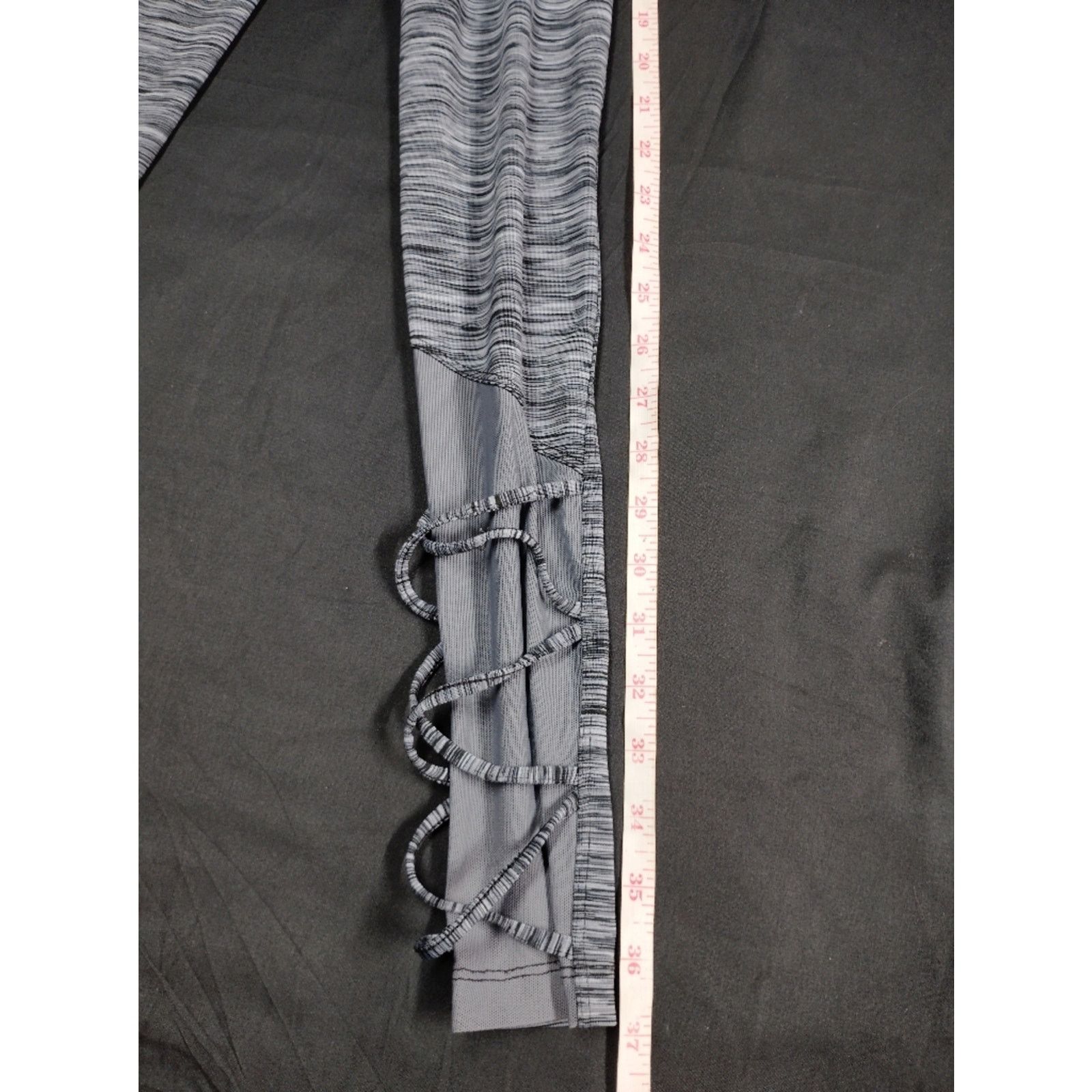 Champion Champion Gray Space-Dye Capri Leggings with Lattice Straps Size 23" - 7 Thumbnail