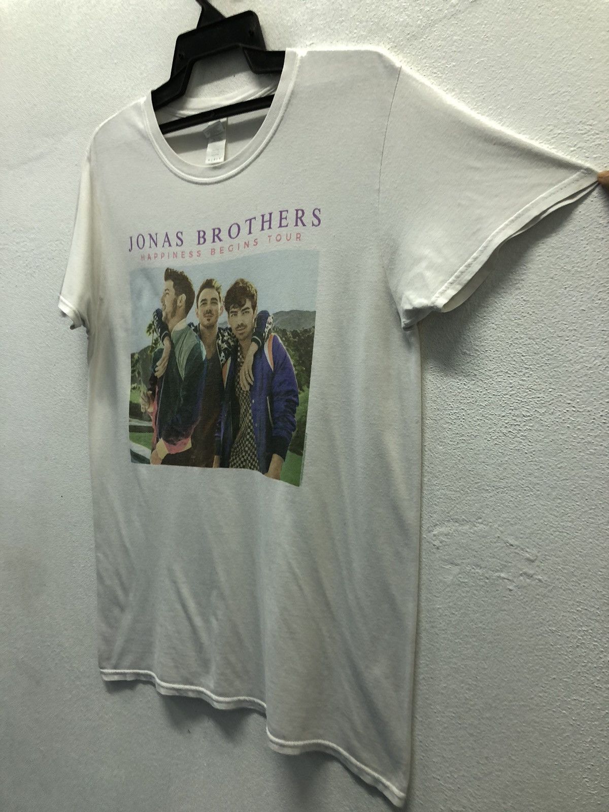Band Tees Jonas Brothers Happiness Begins Tour 2019 T-Shirt Size US M / EU 48-50 / 2 - 6 Thumbnail
