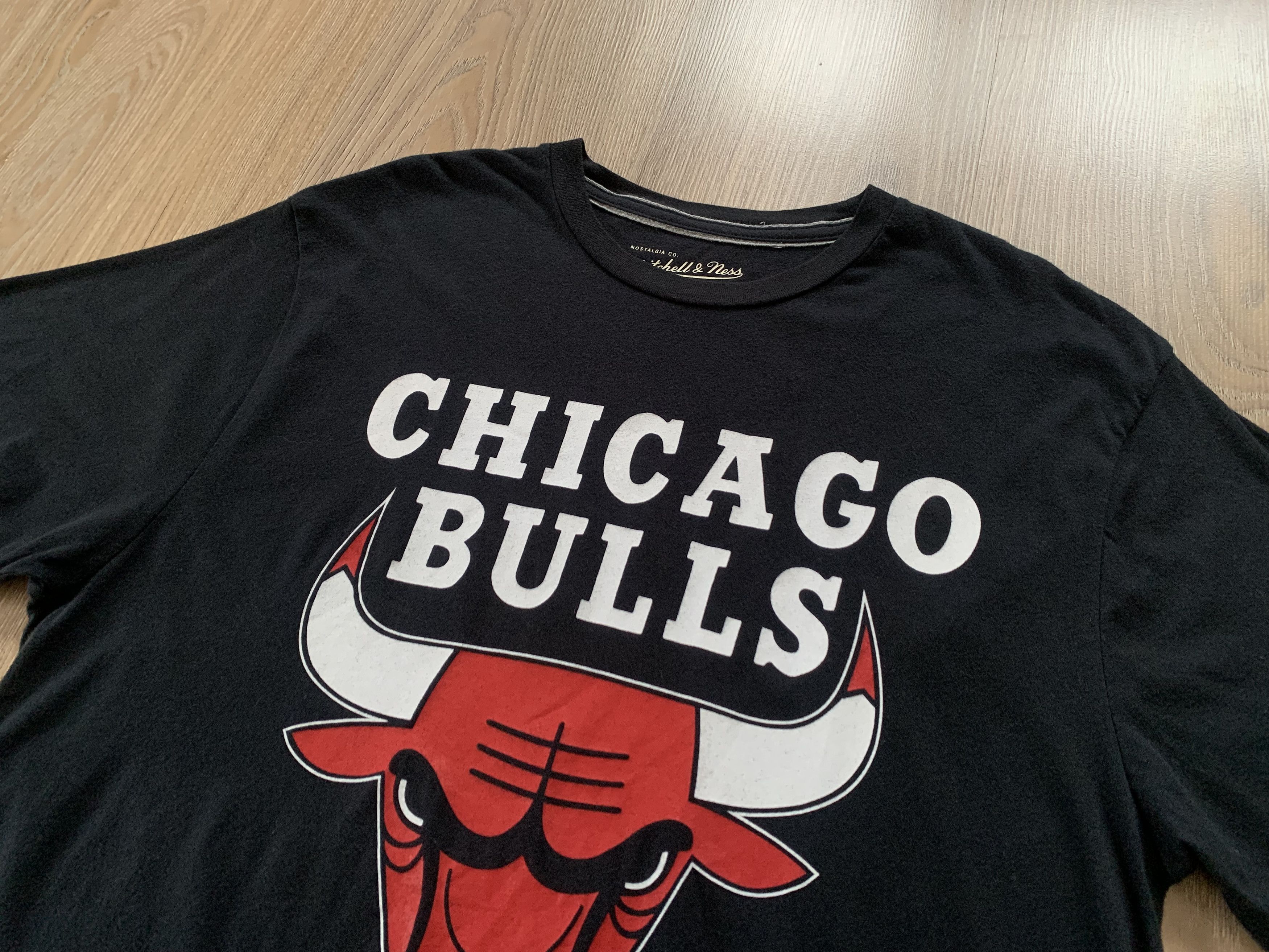 NBA Mitchel & Ness NBA Chicago Bulls Cotton T-Shirt Size US L / EU 52-54 / 3 - 4 Thumbnail