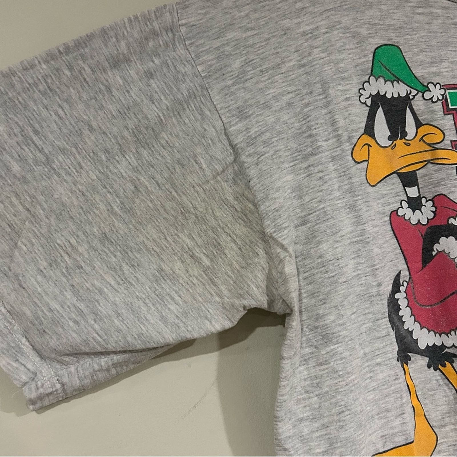 Warner Bros Vintage 1992 Daffy Duck Bah Hum Bug Christmas Shirt Size US L / EU 52-54 / 3 - 5 Thumbnail