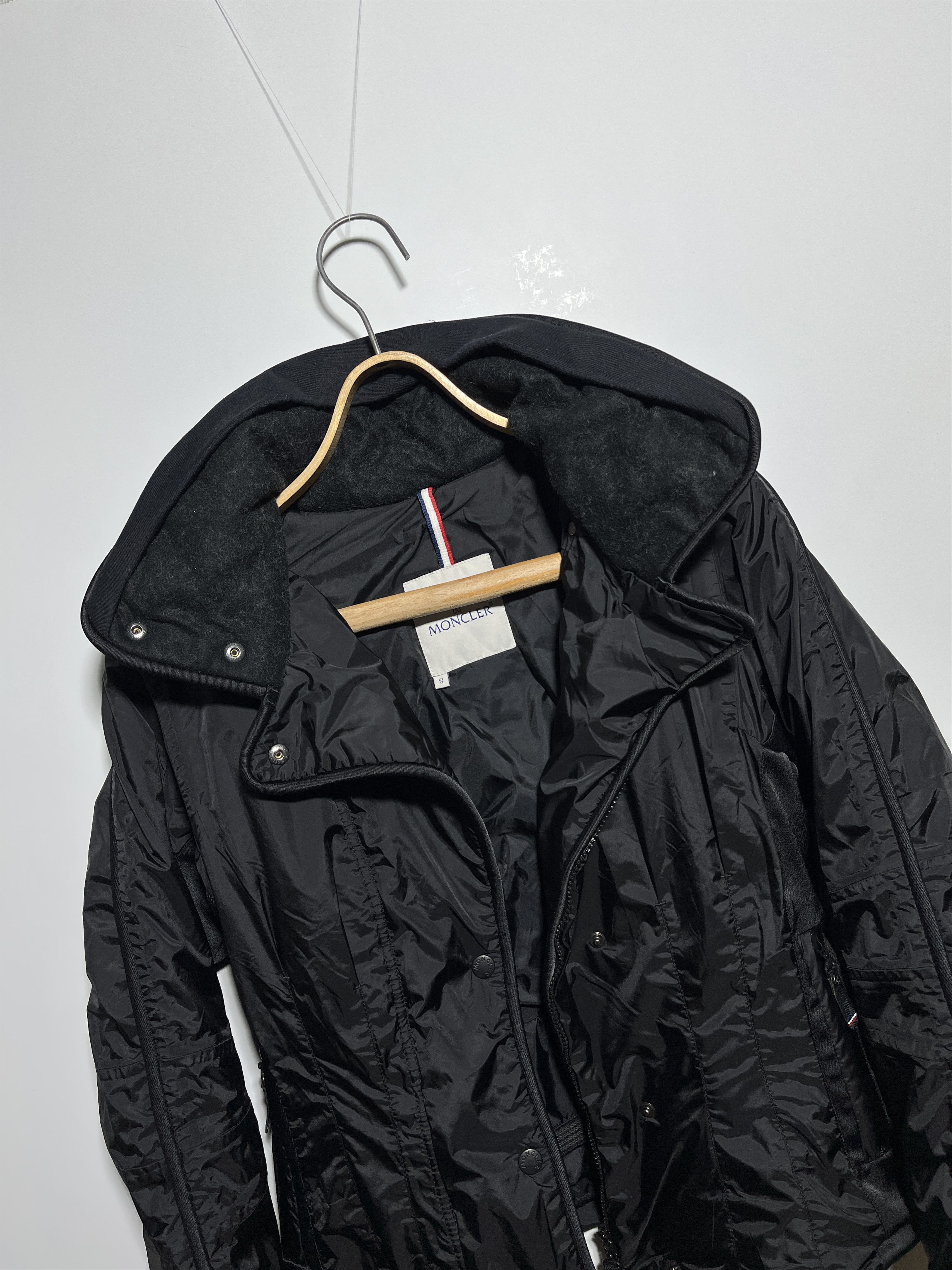 Moncler Vintage Y2K Moncler Women's Black Hooded Ski Jacket Size S Size S / US 4 / IT 40 - 6 Thumbnail