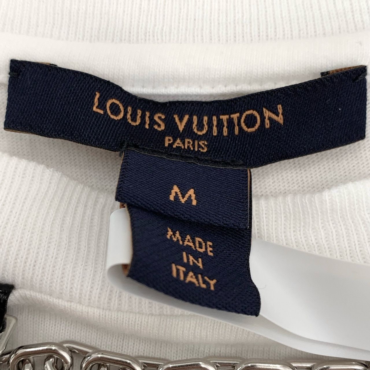 Louis Vuitton Louis Vuitton Lv 2021 Reverse Logo Print Chain-Decorated Whi Size M / US 6-8 / IT 42-44 - 2 Thumbnail