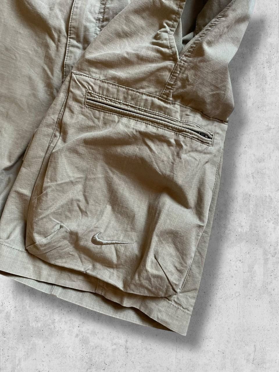 Nike × Vintage Nike vintage cargo Embroidered Logo Swoosh shorts Size US 34 / EU 50 - 2 Thumbnail
