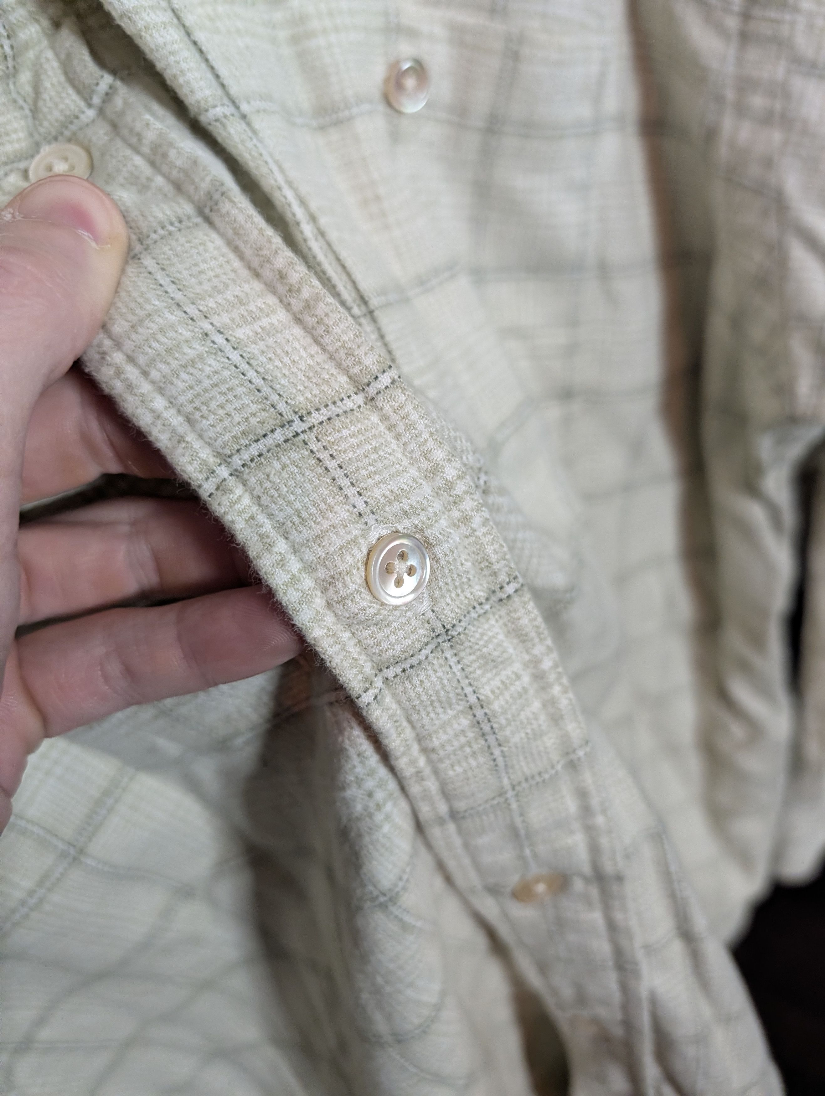 Orvis Vtg heavy flannel cotton check Portugal button-down shirt Size US XL / EU 56 / 4 - 5 Thumbnail