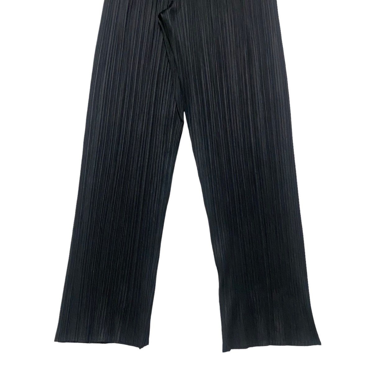 Pleats Please Issey Miyake Vintage Pleats Please Black Pants Straight Leg Size US 30 / EU 46 - 13 Thumbnail