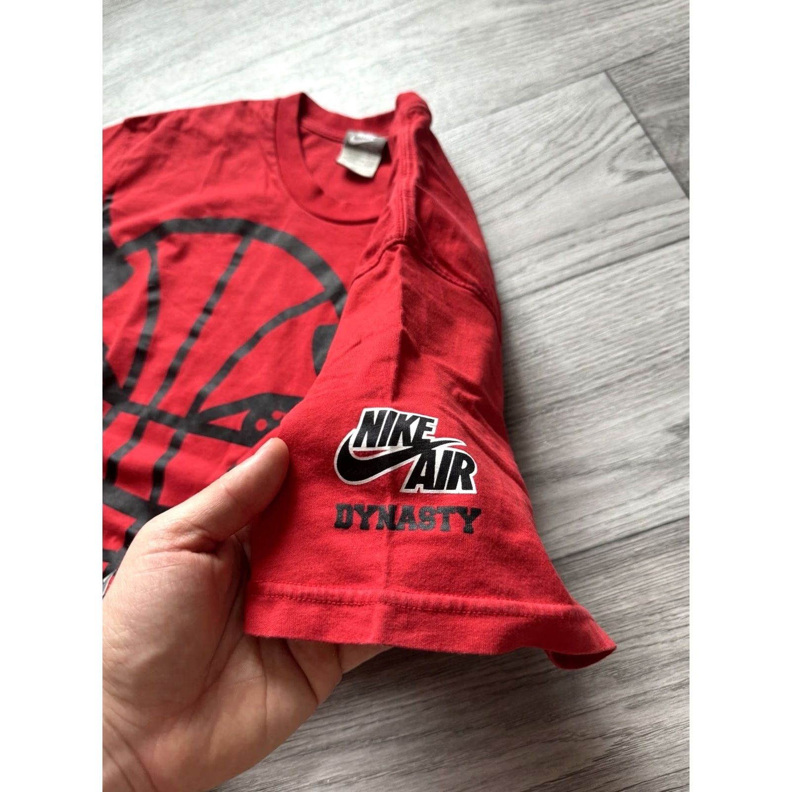 Nike VINTAGE Nike Air Champions Ball T-Shirt Bulls NBA Red L Mens Size US L / EU 52-54 / 3 - 7 Thumbnail