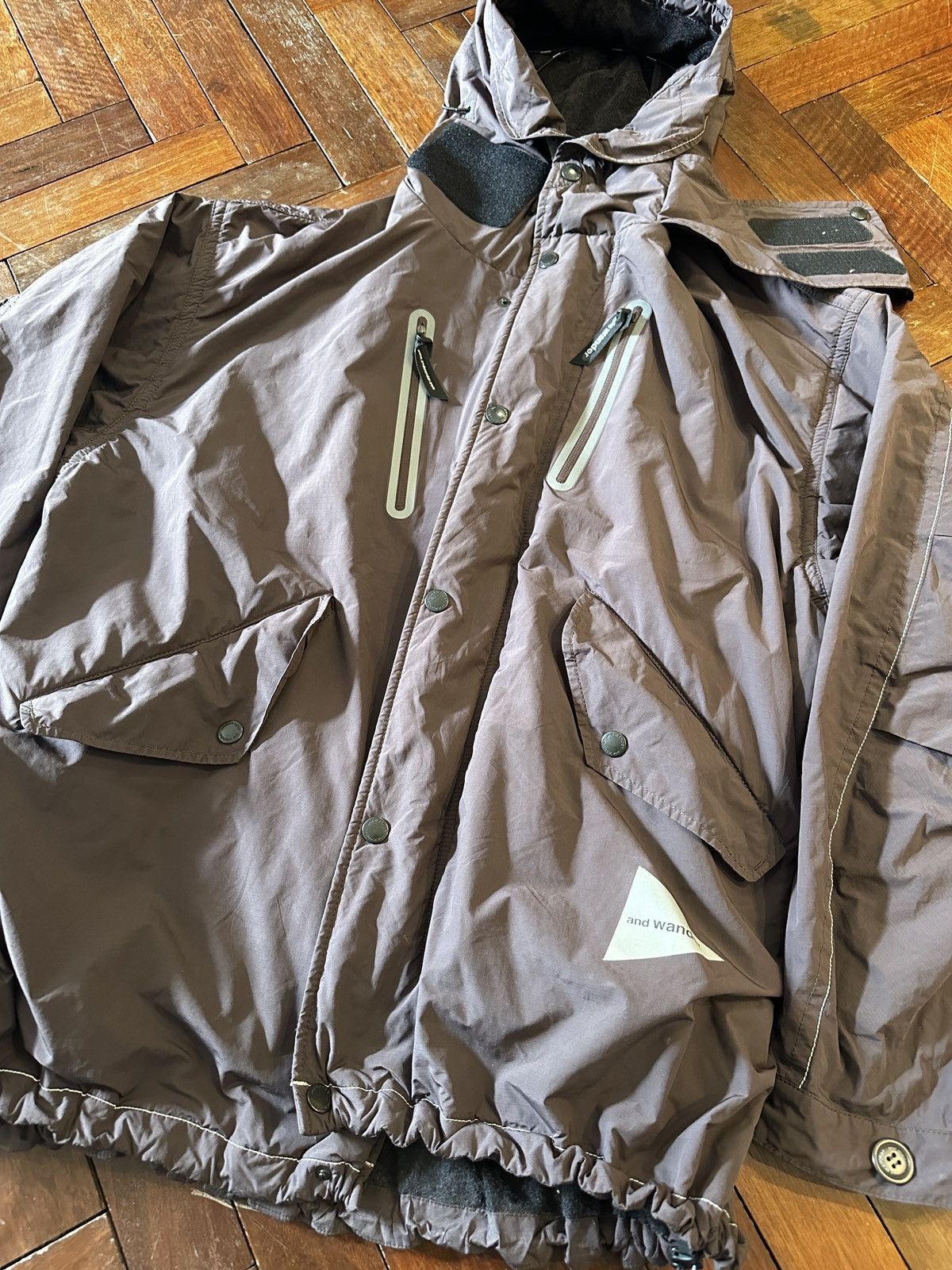 And Wander and wander Octa Jacket in Brown, size L/XL Size US L / EU 52-54 / 3 - 16 Thumbnail