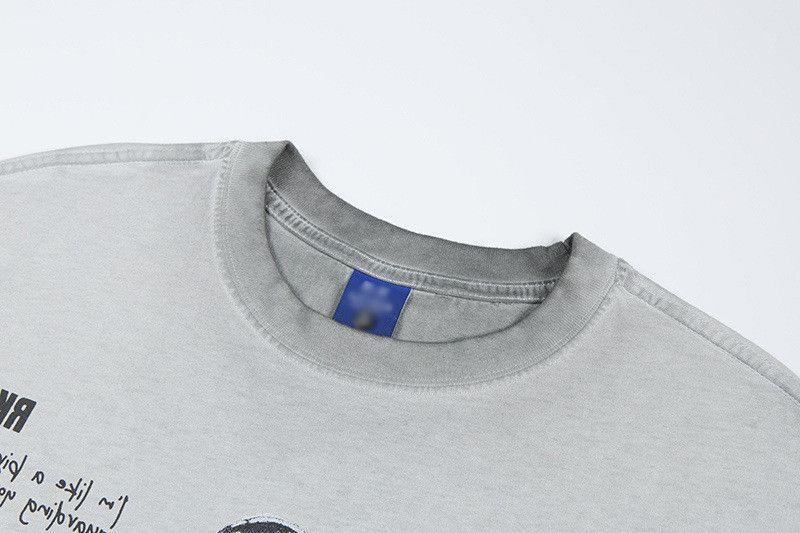Japanese Brand Distressed anime boy print short-sleeved t-shirt for men Size US M / EU 48-50 / 2 - 3 Thumbnail