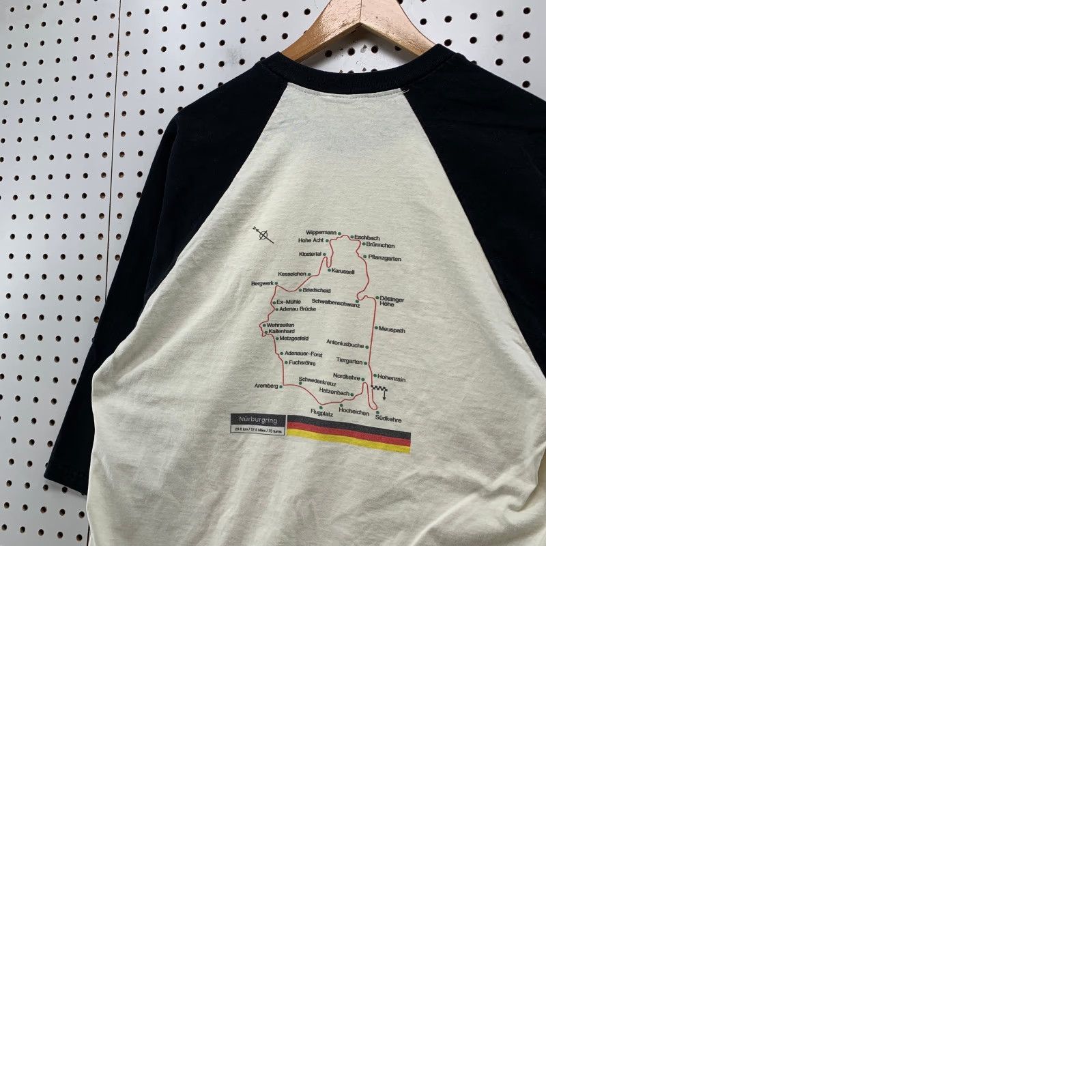 Vintage VINTAGE Nurburgring Race Track Shirt Mens Medium Raglan White Germany Map 3/4 Sleeve Nike Size US M / EU 48-50 / 2 - 9 Thumbnail