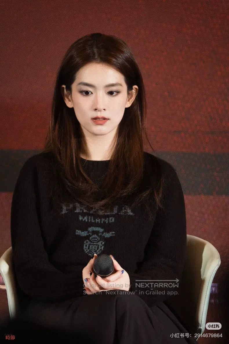 Prada Prada Black letter large logo embroidered cashmere wool sw Size XS / US 0-2 / IT 36-38 - 7 Thumbnail