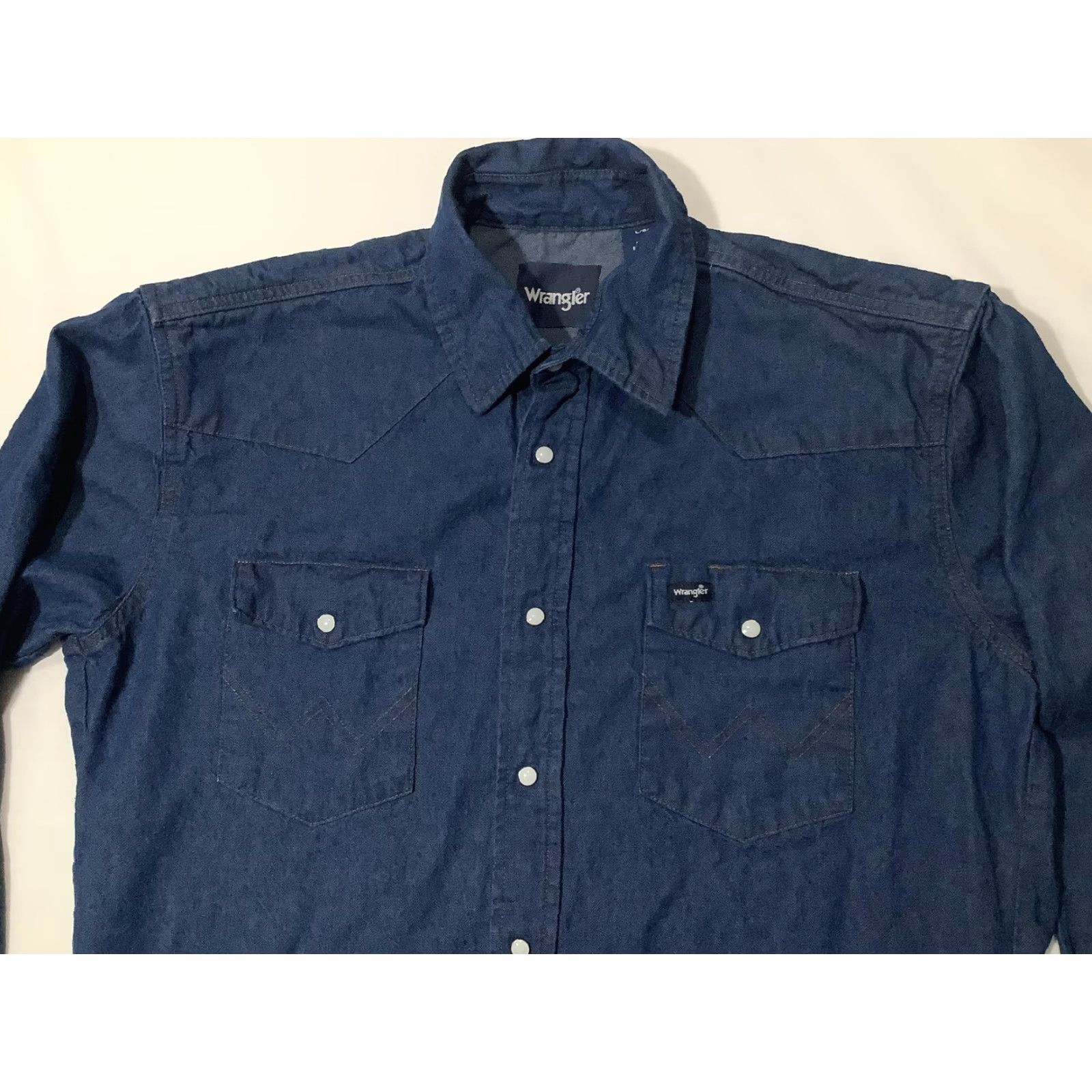 Wrangler VINTAGE Wrangler Shirt Mens Large Blue Denim Western Pearl Snap Long Sleeve Cowboy Mens Regular Blue Denim Pearl Snap Long Sleeve Western Cowboy Shirt Size US L / EU 52-54 / 3 - 3 Thumbnail