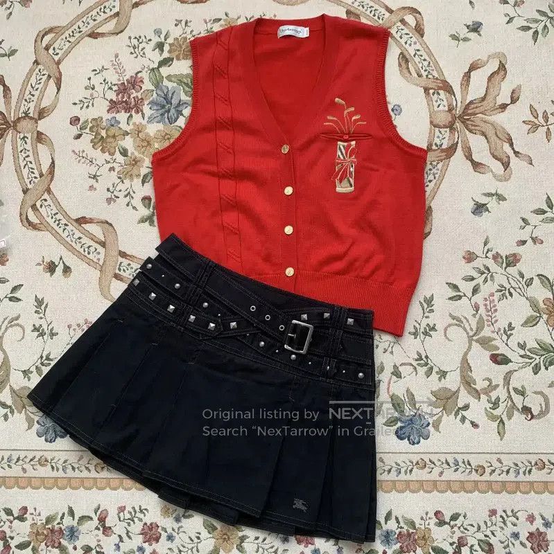 Burberry Burberry Red Cotton Women's Vest Cardigan. Size M / US 6-8 / IT 42-44 - 2 Thumbnail