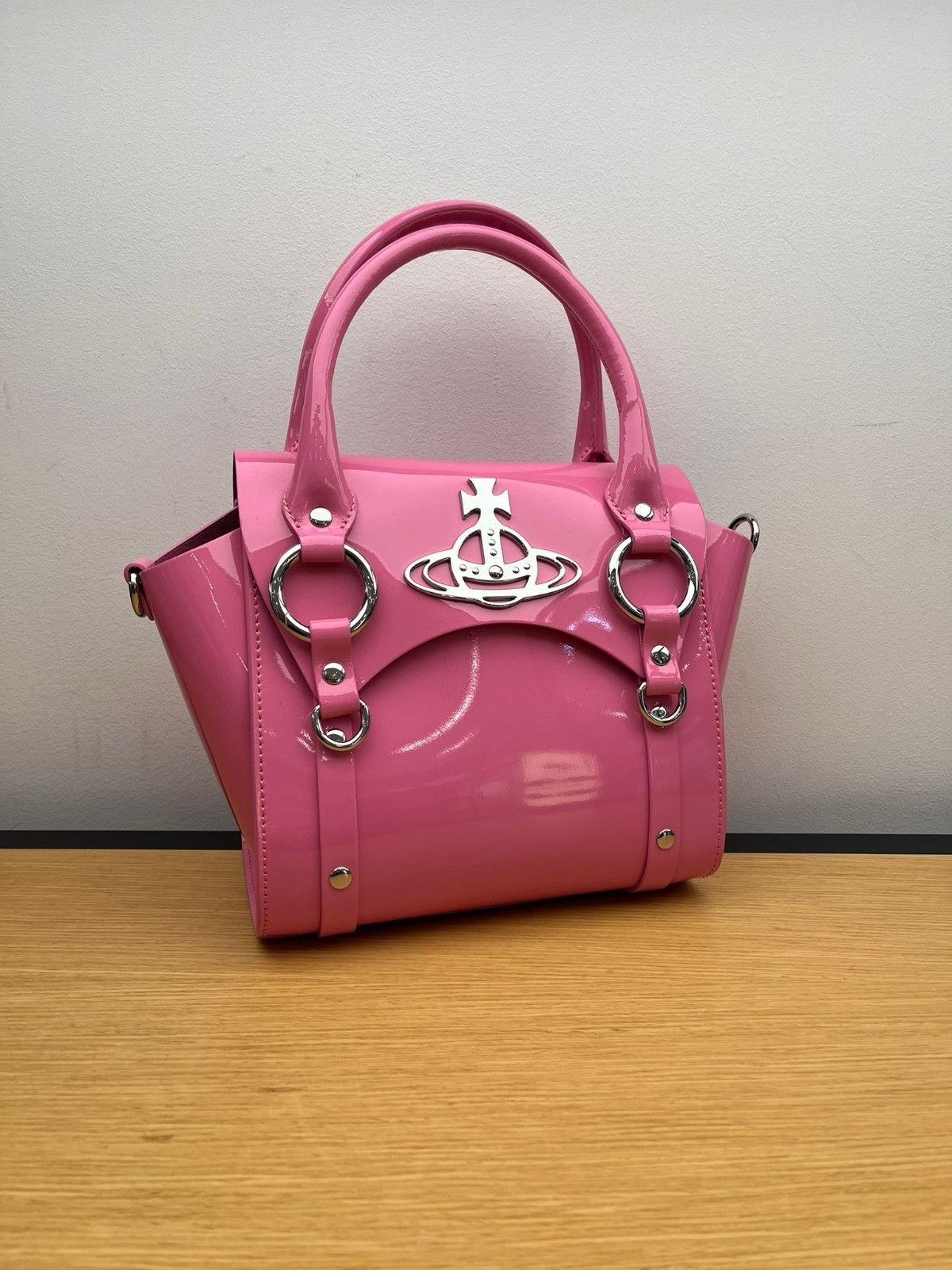Vivienne Westwood o1f1d3z0625 Size: OS / Betty Small Hand Bag in Pink Size ONE SIZE - 1 Preview