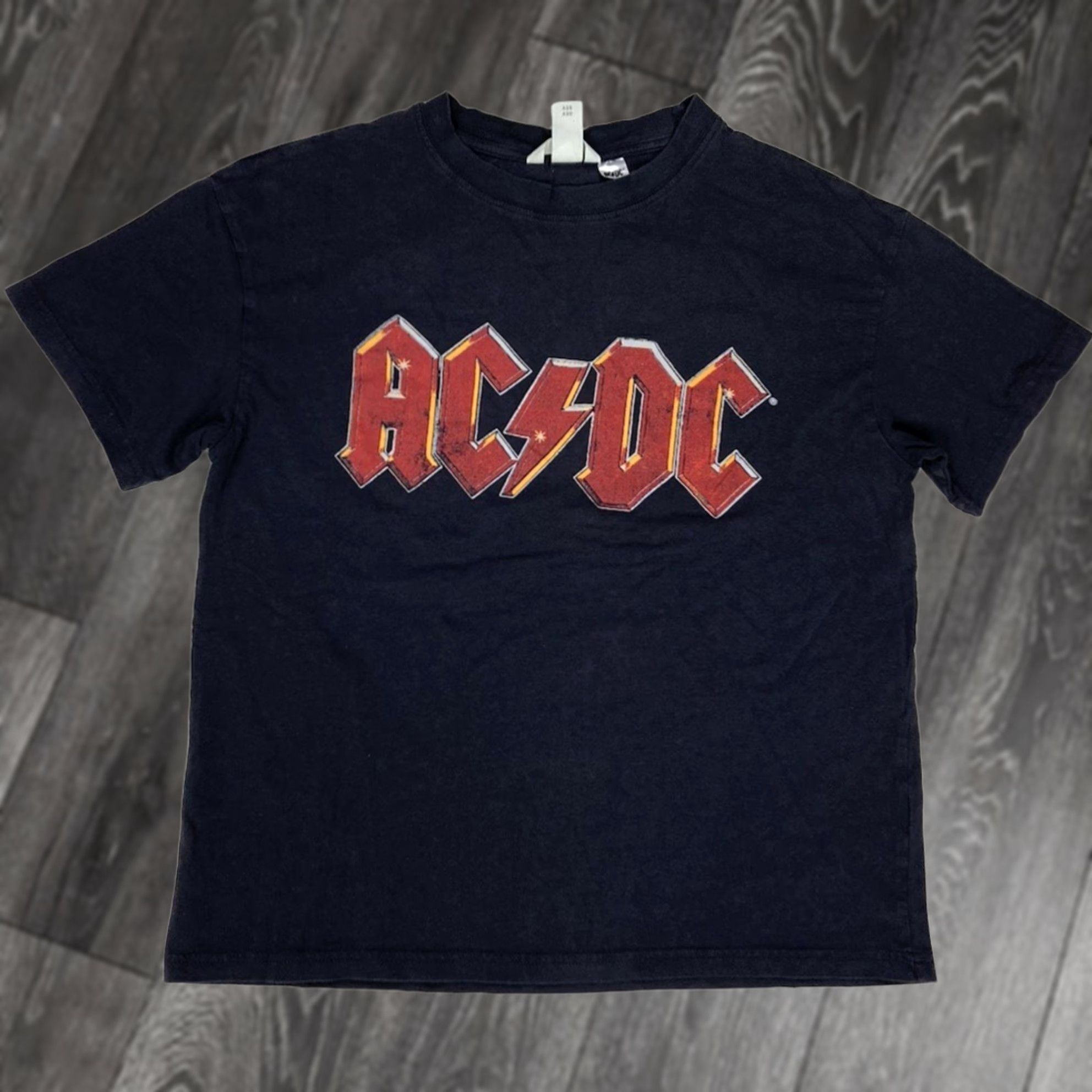 H&M VINTAGE H&M ACDC Fly On The Wall 1985 Tour Graphic T-shirt Women XS Gray Music Shirt Women XS Gray Music Size XS / US 0-2 / IT 36-38 - 1 Thumbnail